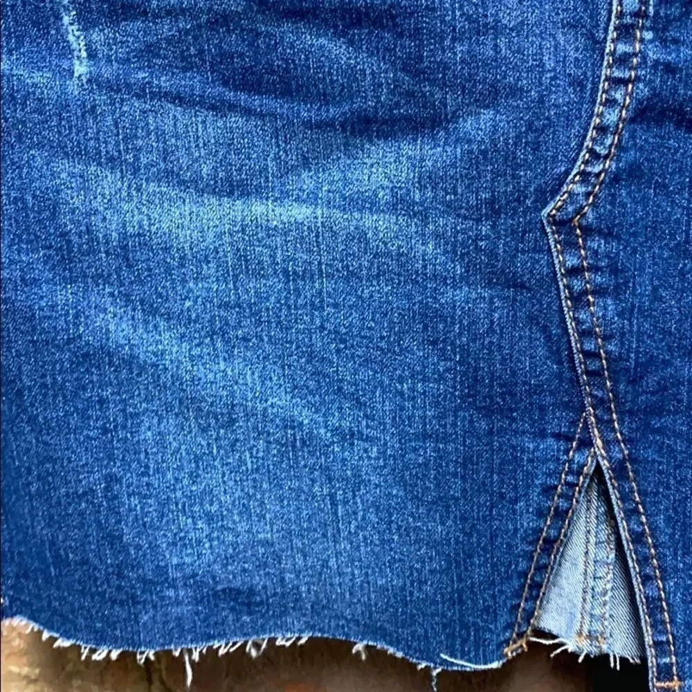 Love Tree Stretch 5 Pocket Denim Skirt Size Small